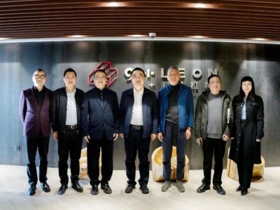 南湖區(qū)委常委、區(qū)政府黨組副書記錢霄棟一行蒞臨利恩設(shè)計(jì)調(diào)研指導(dǎo)